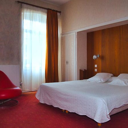 Hotel De Paris ชาเตล-กียง ภายนอก รูปภาพ