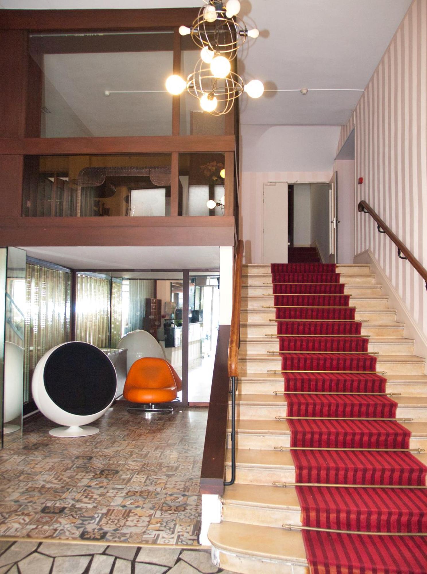 Hotel De Paris ชาเตล-กียง ภายนอก รูปภาพ