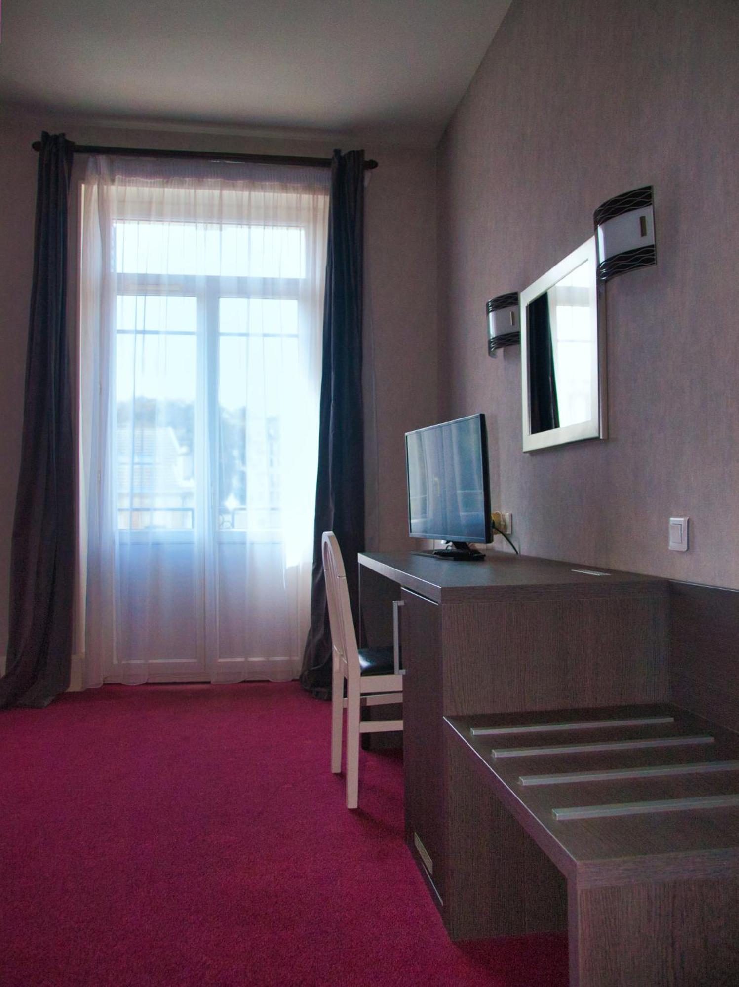 Hotel De Paris ชาเตล-กียง ภายนอก รูปภาพ
