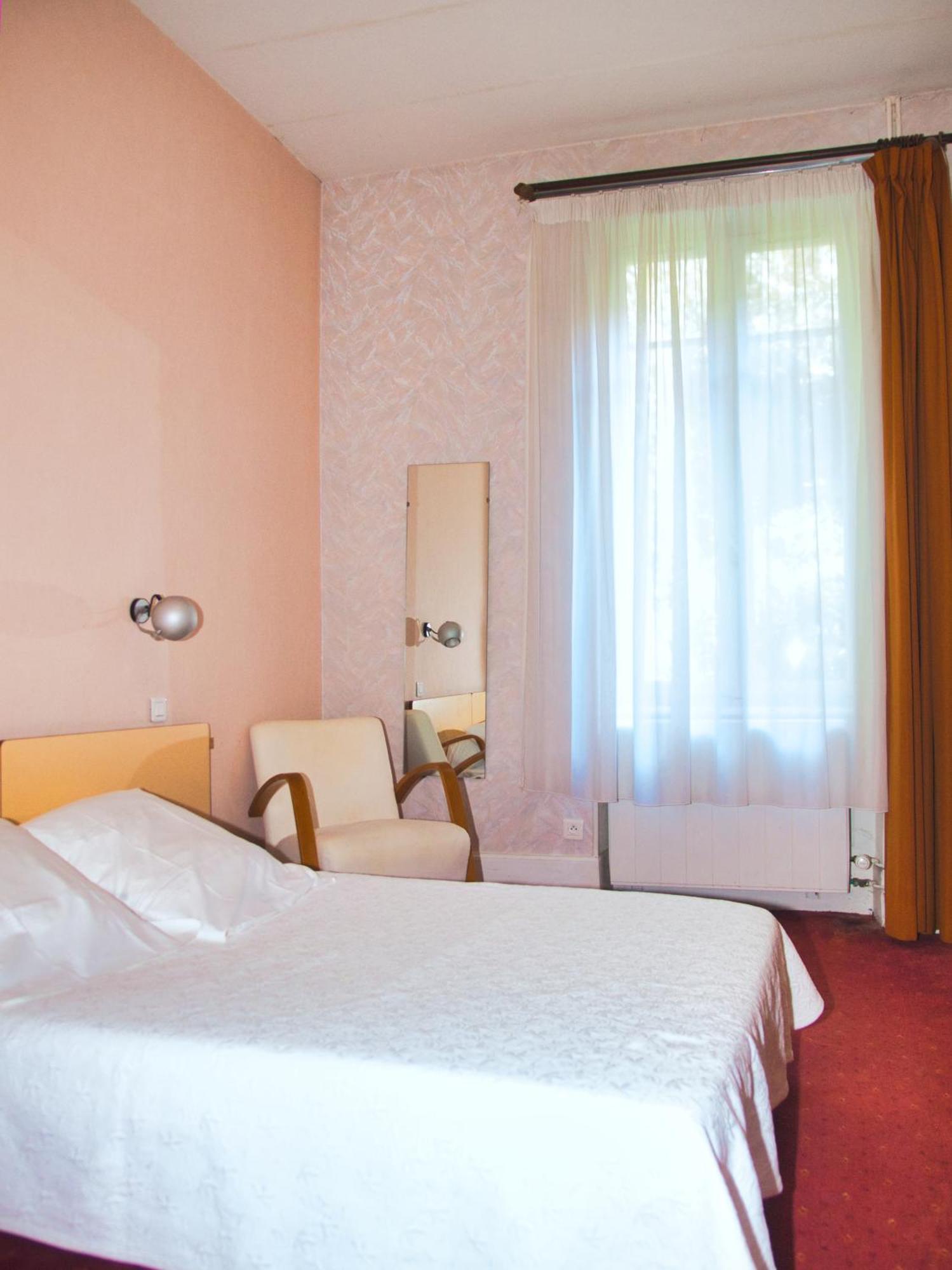 Hotel De Paris ชาเตล-กียง ห้อง รูปภาพ
